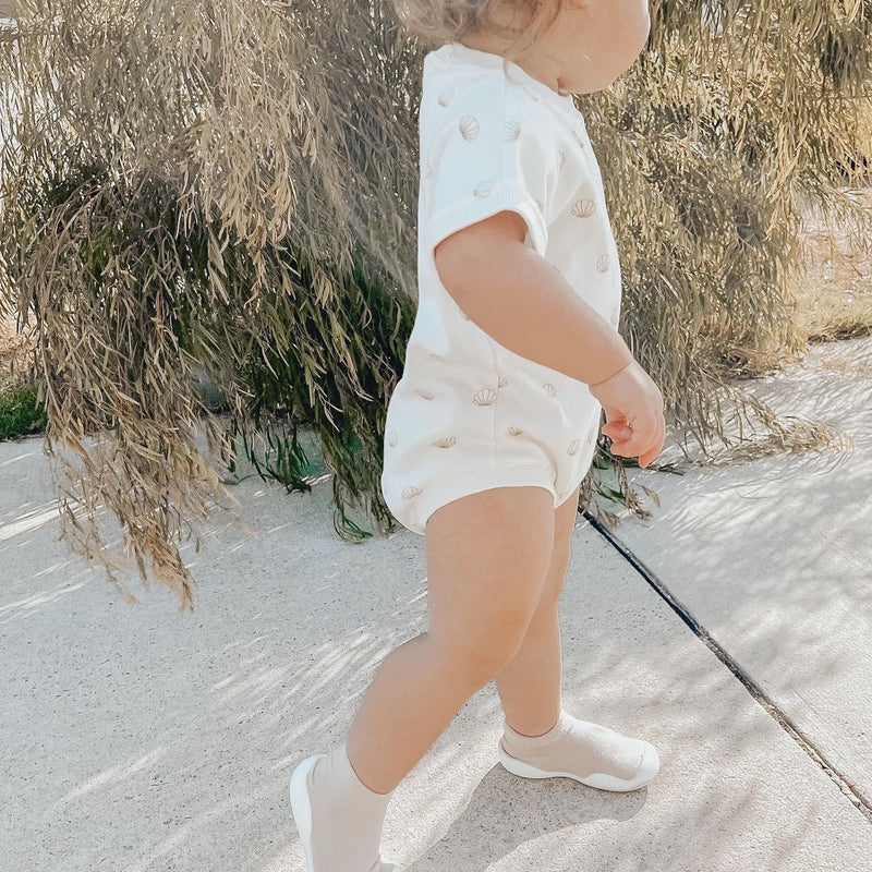 Snugglesteps™ – Ergonomic Kid’s Barefoot Sock Shoes