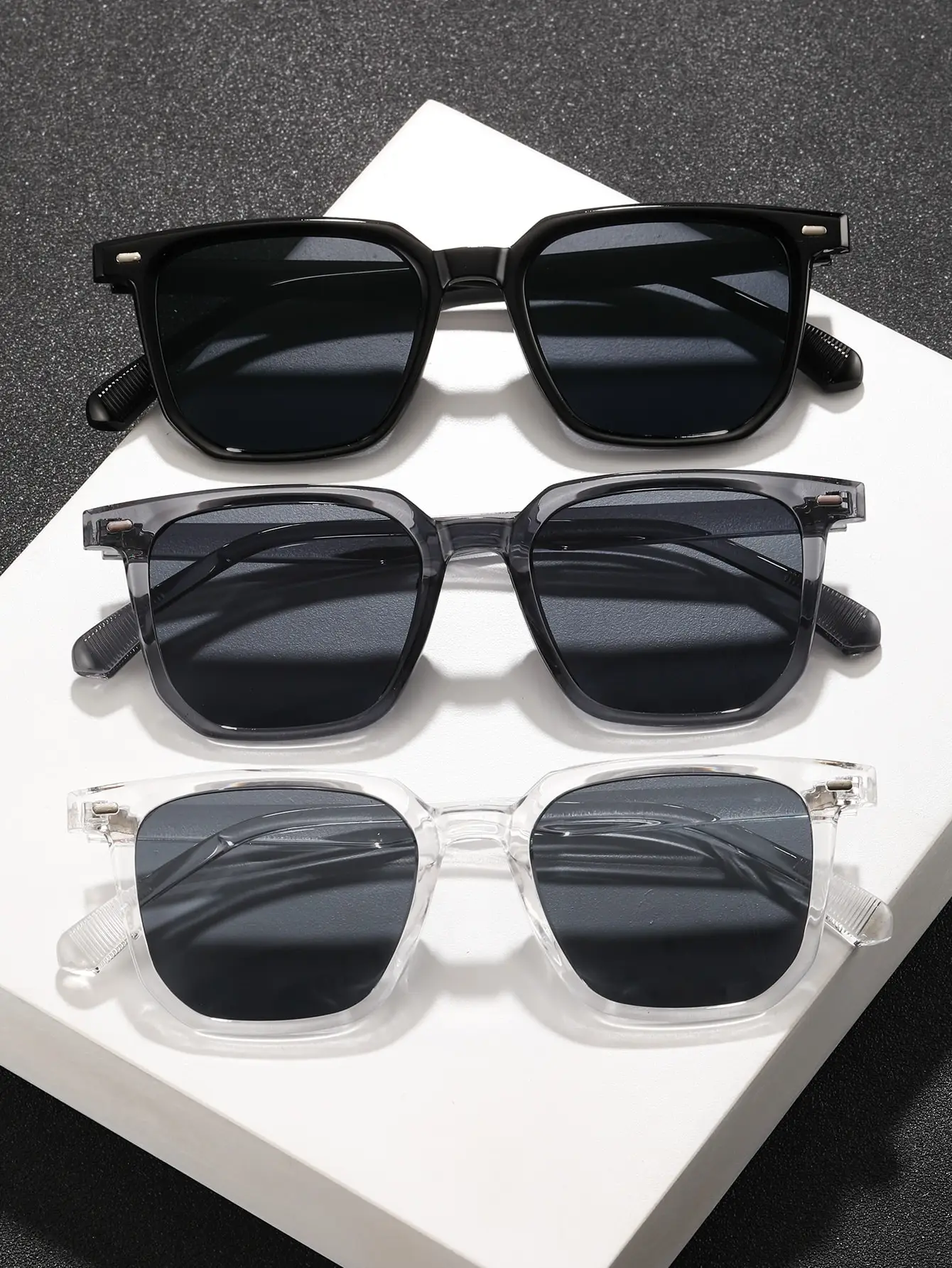 Plastic Frame Fashion Casul-sunglasses For Outdoor Travel