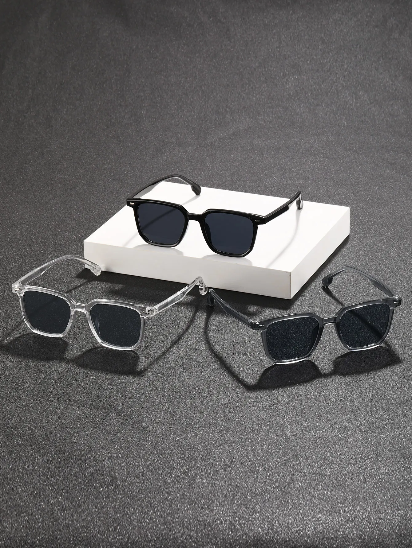 Plastic Frame Fashion Casul-sunglasses For Outdoor Travel