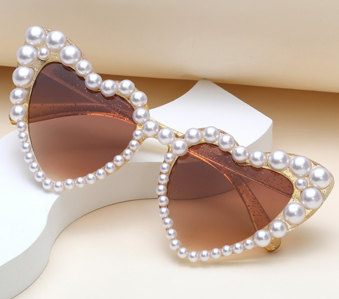 Pearl Heart Retro Cat Eye Sunglasses