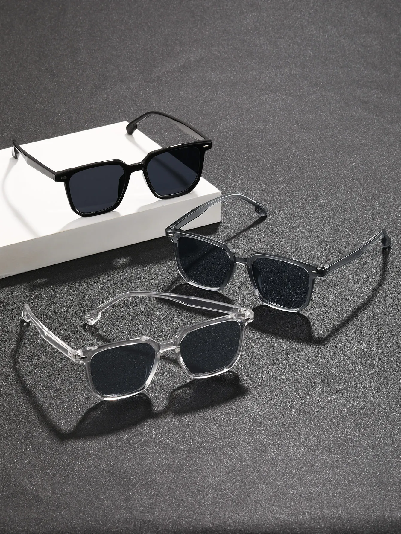 Plastic Frame Fashion Casul-sunglasses For Outdoor Travel