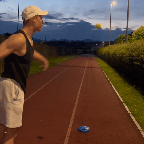 Mervelle Tennis Trainer