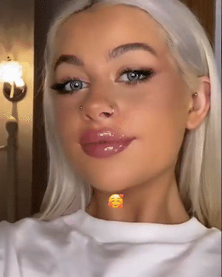 Viral Color Changing Lip Oil