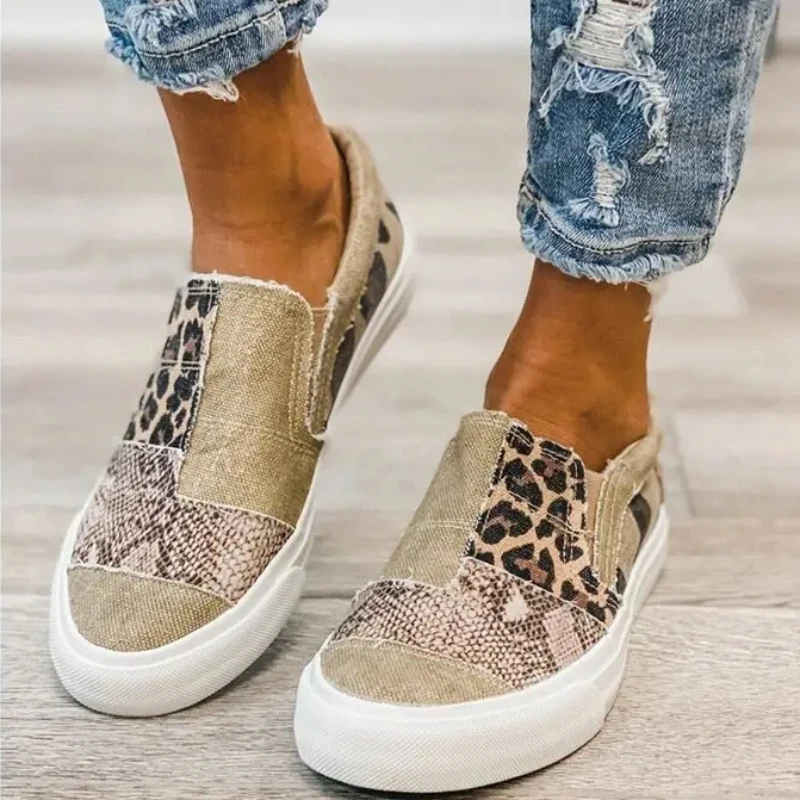 Casual Pieced Raw Edge Animal Print Canvas Slip-on Flats