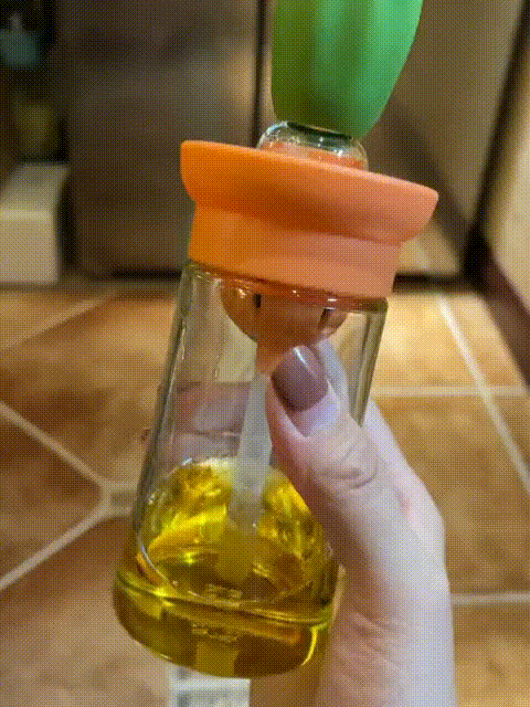 Brush Cover Integrated Kitchen Silicone Brush Oil Bottle