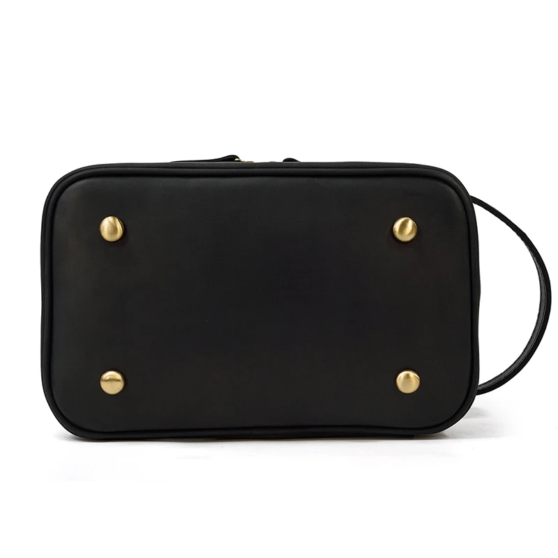 Large Toiletry Bag Made Of Premium Leather