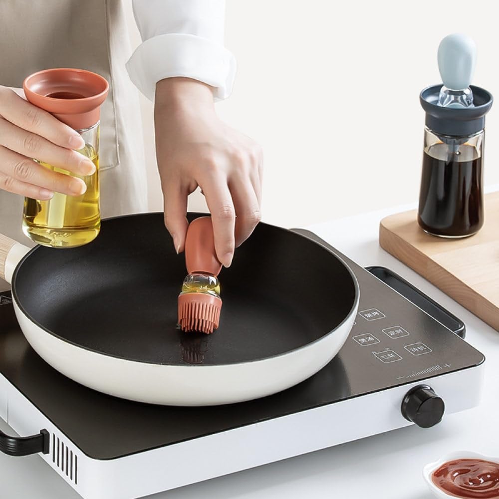 Brush Cover Integrated Kitchen Silicone Brush Oil Bottle