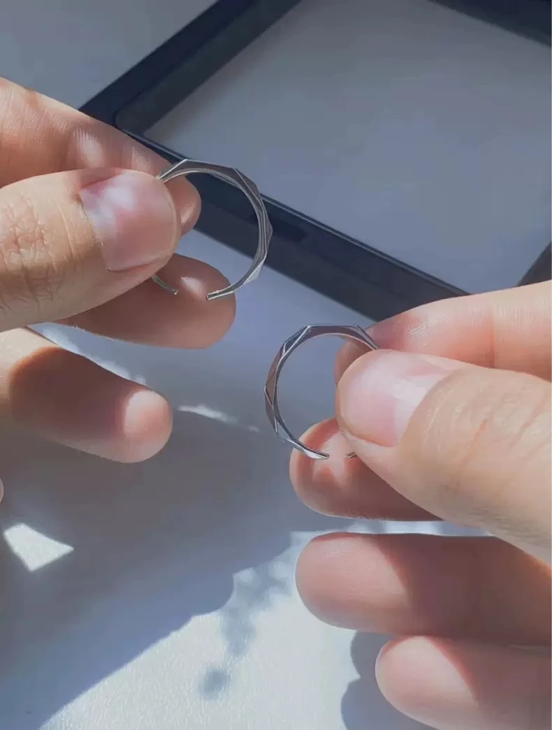 Adjustable Light Sculpted Projection Couple Ring
