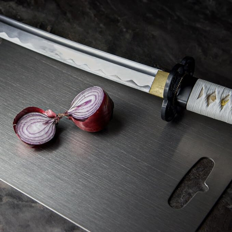 Titanelite – Titanium Cutting Board