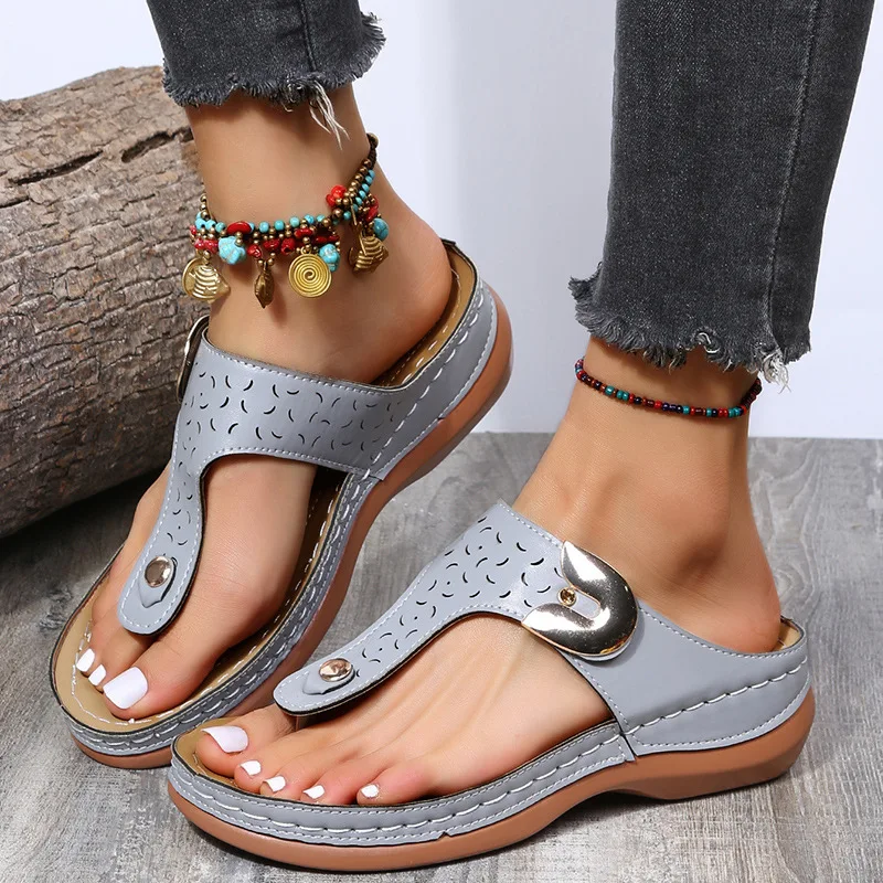 2024 Summer New Women’s Metal Decor Feature Pattern Wedge Flip-flops