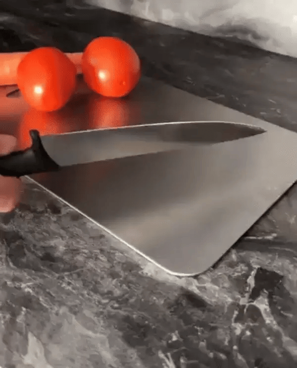 Titanelite – Titanium Cutting Board