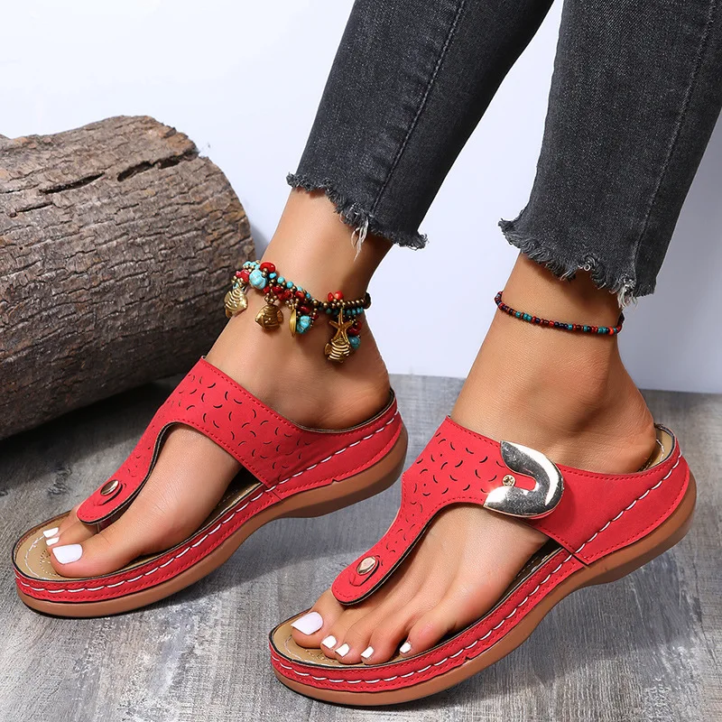 2024 Summer New Women’s Metal Decor Feature Pattern Wedge Flip-flops
