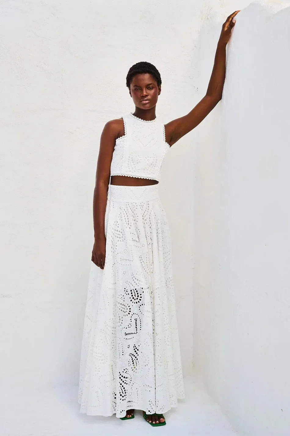 Exquisite Sleeveless Embroidered Hollow Lace Top & Skirt - Moachic