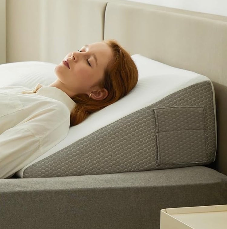 The Hiquo Wedge Pillow