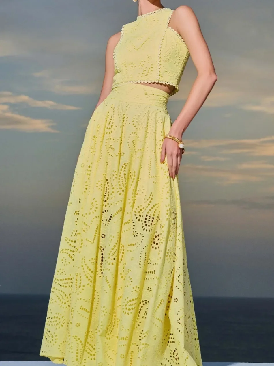 Exquisite Sleeveless Embroidered Hollow Lace Top & Skirt - Moachic