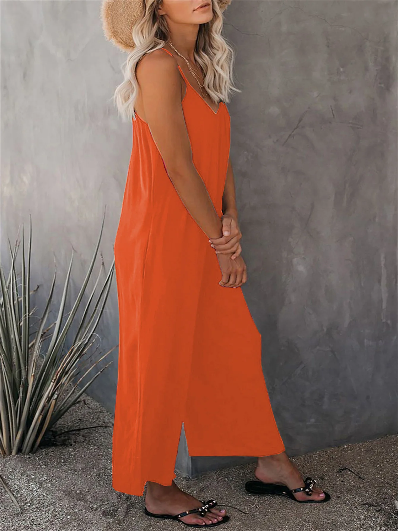 Womens Sleeveless Jumpsuit - V-neck, Pockets, Casual Knit - Moda Me