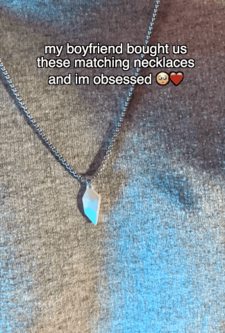 50% Off! Couples Magnetic Heart Pendants (2pcs)