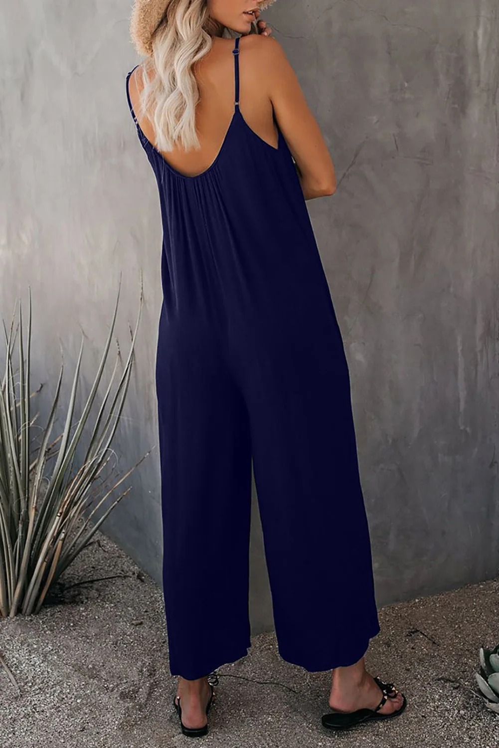 Womens Sleeveless Jumpsuit - V-neck, Pockets, Casual Knit - Moda Me