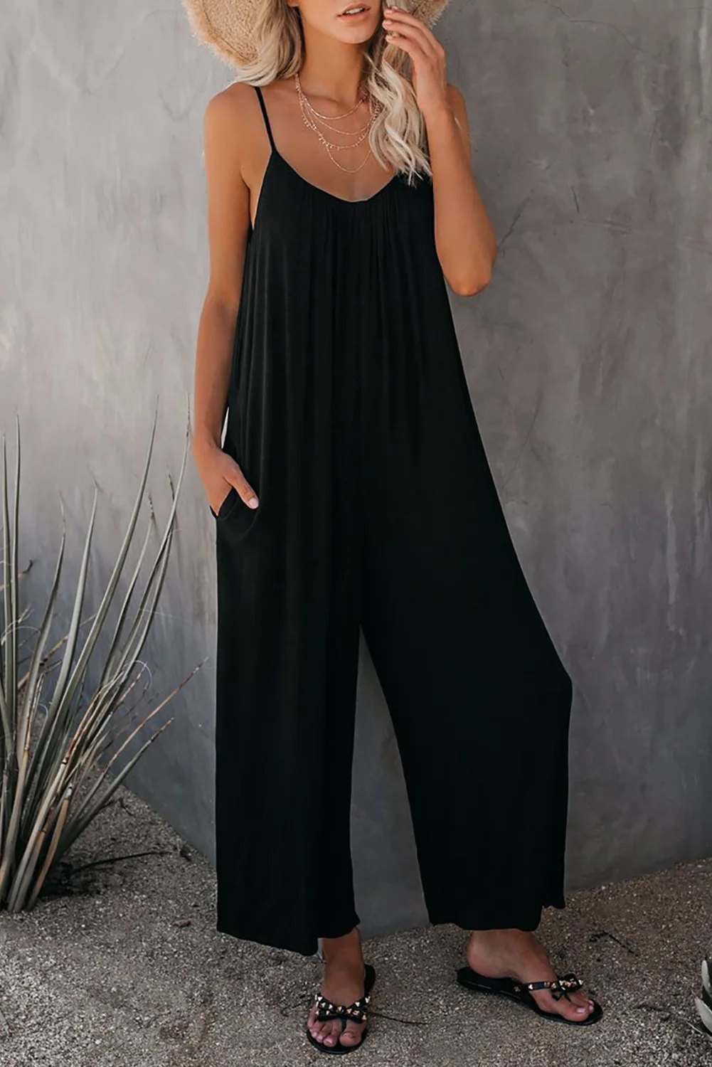Womens Sleeveless Jumpsuit - V-neck, Pockets, Casual Knit - Moda Me