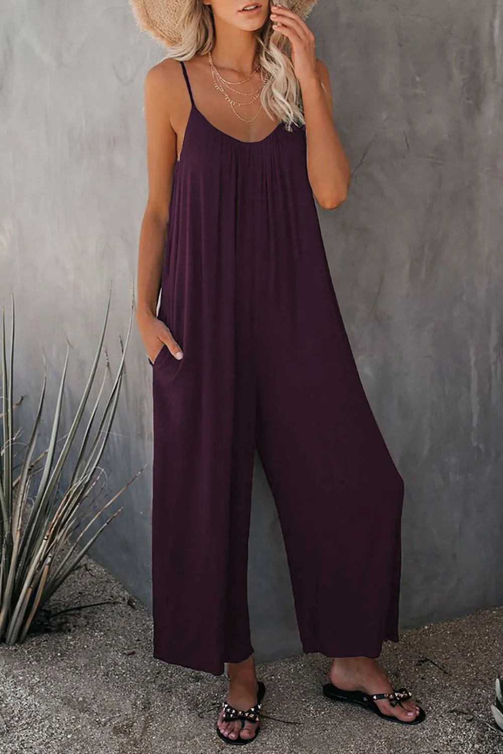 Womens Sleeveless Jumpsuit - V-neck, Pockets, Casual Knit - Moda Me