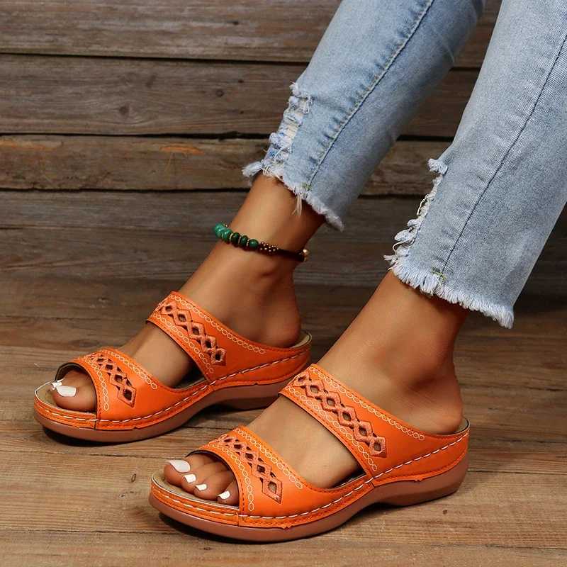 Ladies Cutout Flat Casual Slippers