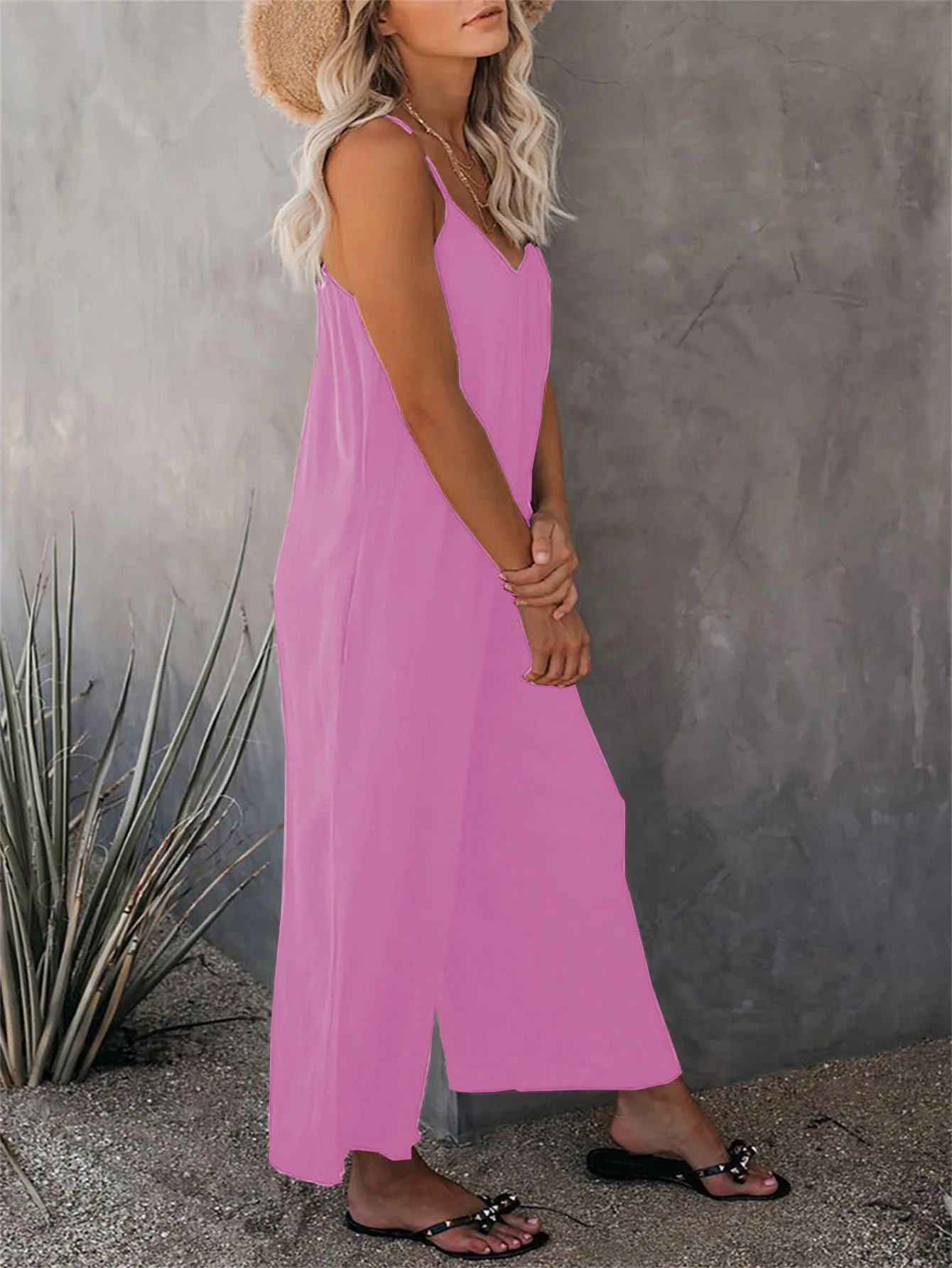 Womens Sleeveless Jumpsuit - V-neck, Pockets, Casual Knit - Moda Me