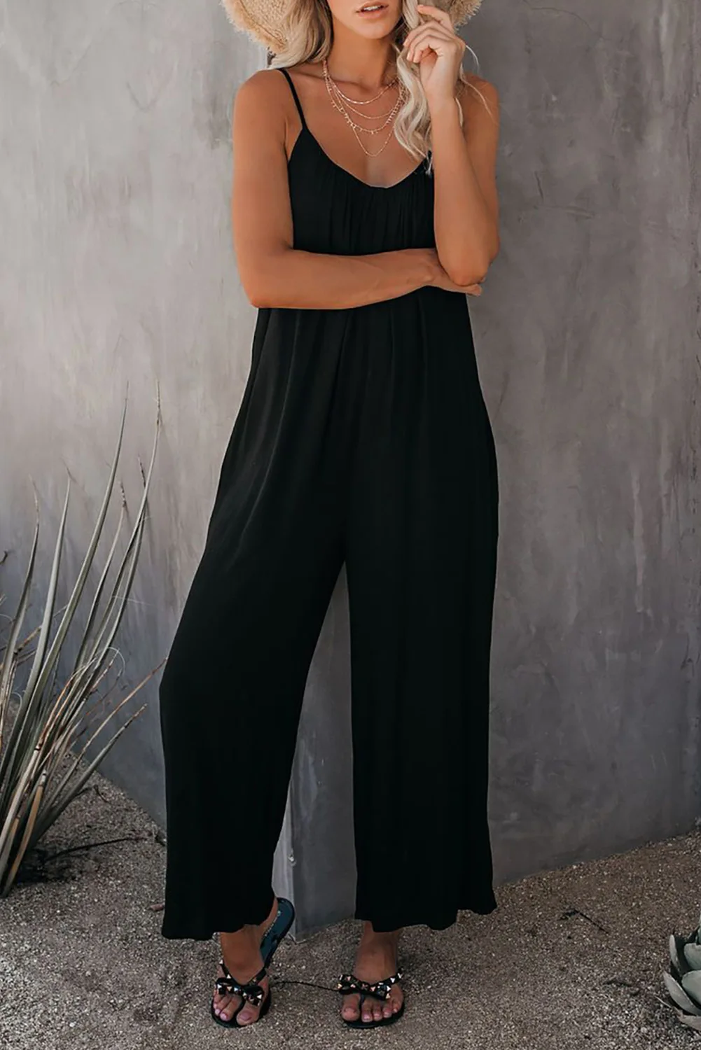 Womens Sleeveless Jumpsuit - V-neck, Pockets, Casual Knit - Moda Me