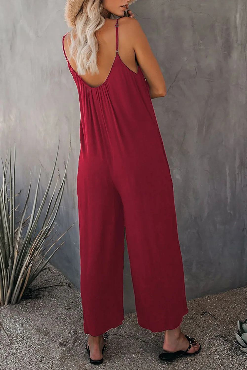 Womens Sleeveless Jumpsuit - V-neck, Pockets, Casual Knit - Moda Me